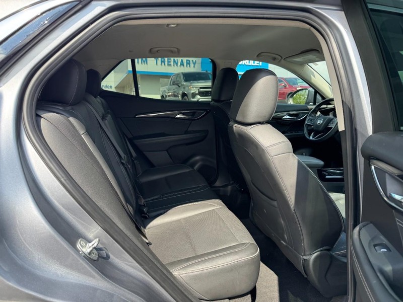 Buick Envision Vehicle Full-screen Gallery Image 10
