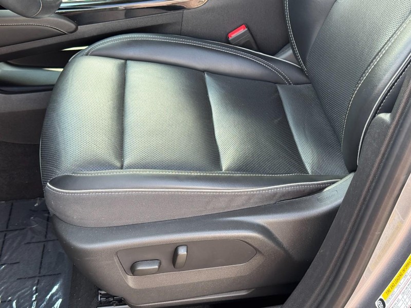 Buick Envision Vehicle Full-screen Gallery Image 23