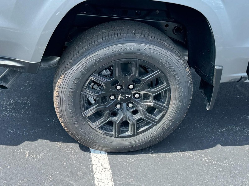 Chevrolet Colorado Vehicle Image 05