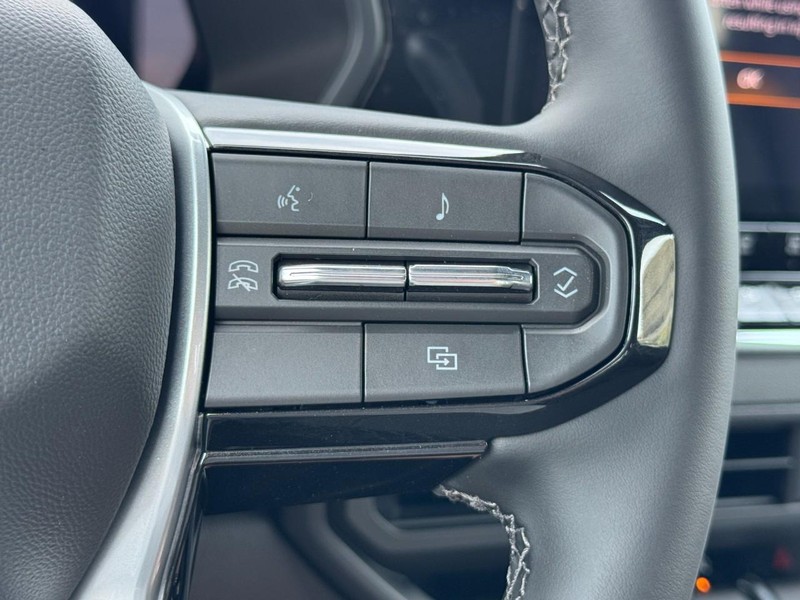 Chevrolet Colorado Vehicle Image 12