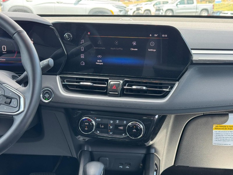 Chevrolet TrailBlazer Vehicle Image 09