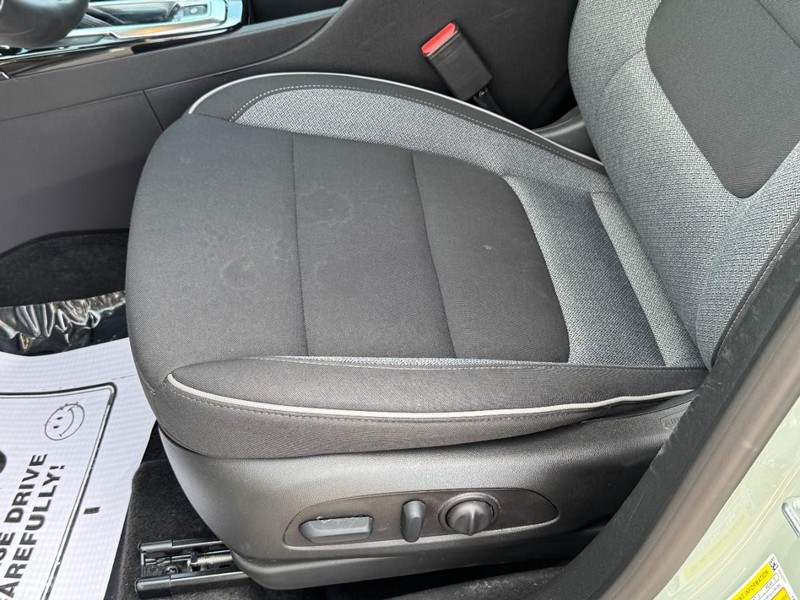 Chevrolet TrailBlazer Vehicle Image 16
