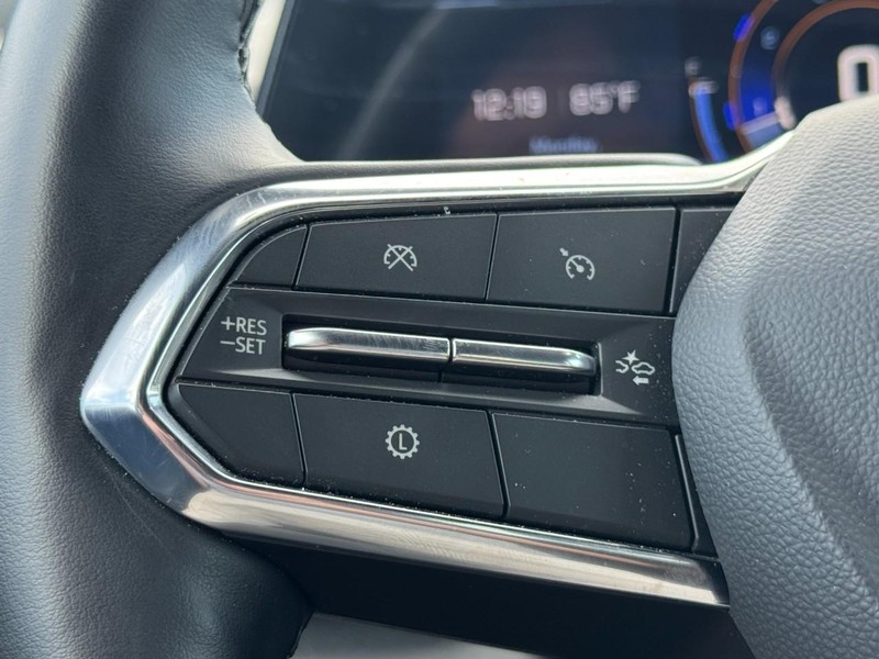 Chevrolet Equinox Vehicle Image 11