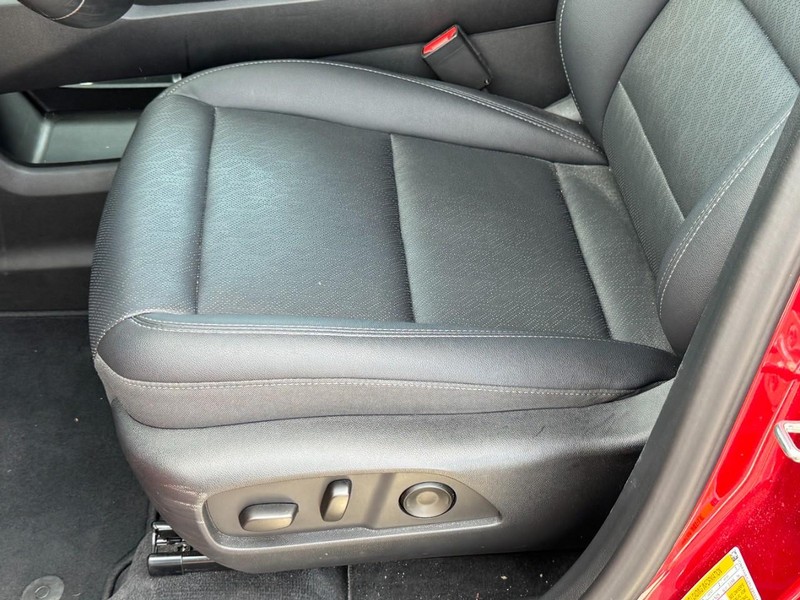 Chevrolet Equinox Vehicle Image 17