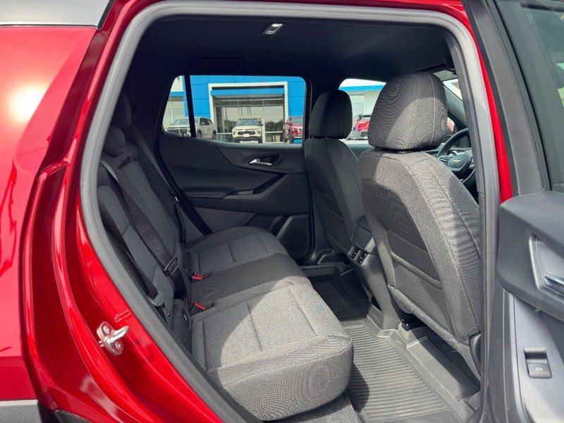 Chevrolet Equinox Vehicle Image 06