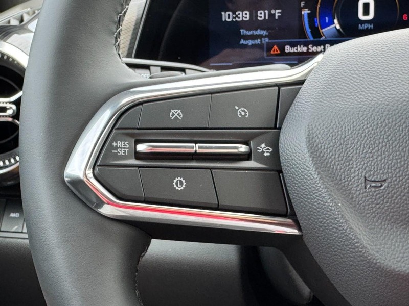 Chevrolet Equinox Vehicle Image 11