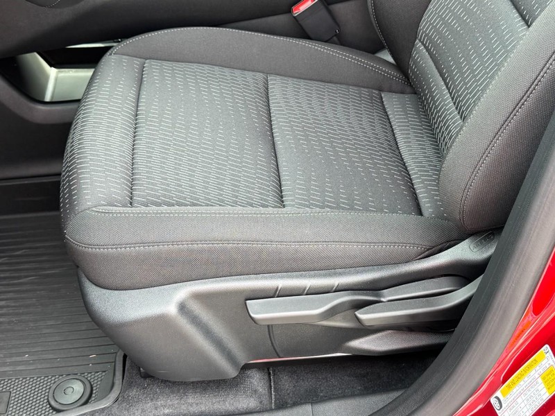 Chevrolet Equinox Vehicle Image 16