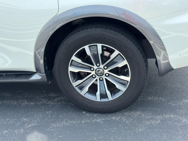 Nissan Armada Vehicle Image 07