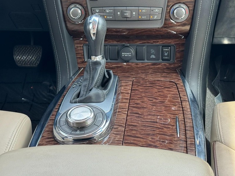 Nissan Armada Vehicle Image 14