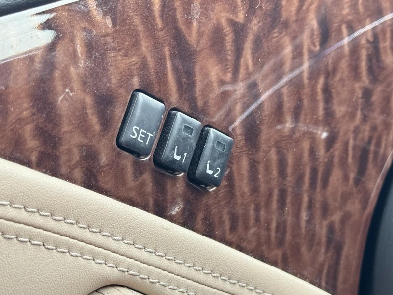 Nissan Armada Vehicle Image 16
