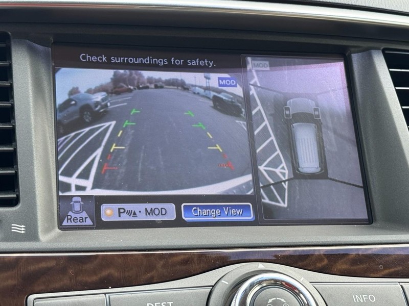 Nissan Armada Vehicle Image 21