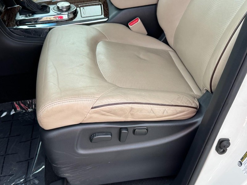 Nissan Armada Vehicle Image 24