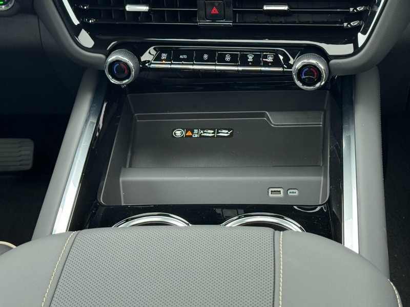 Chevrolet Tahoe Vehicle Image 11