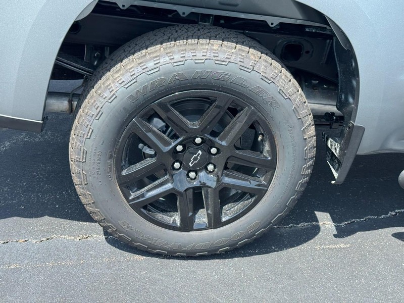 Chevrolet Silverado 1500 Vehicle Image 05