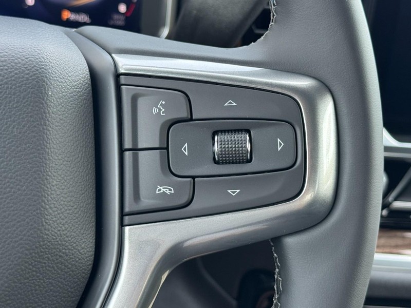 Chevrolet Silverado 1500 Vehicle Image 12