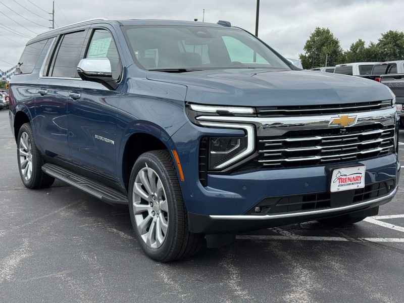 Chevrolet Suburban Vehicle Image 02