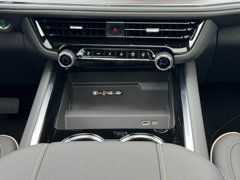 Chevrolet Tahoe Vehicle Image 10