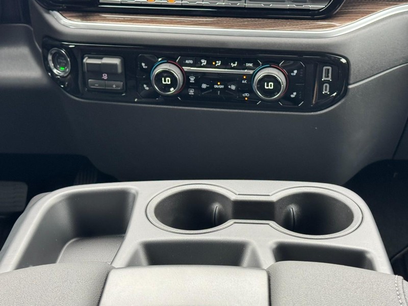 Chevrolet Silverado 1500 Vehicle Image 10