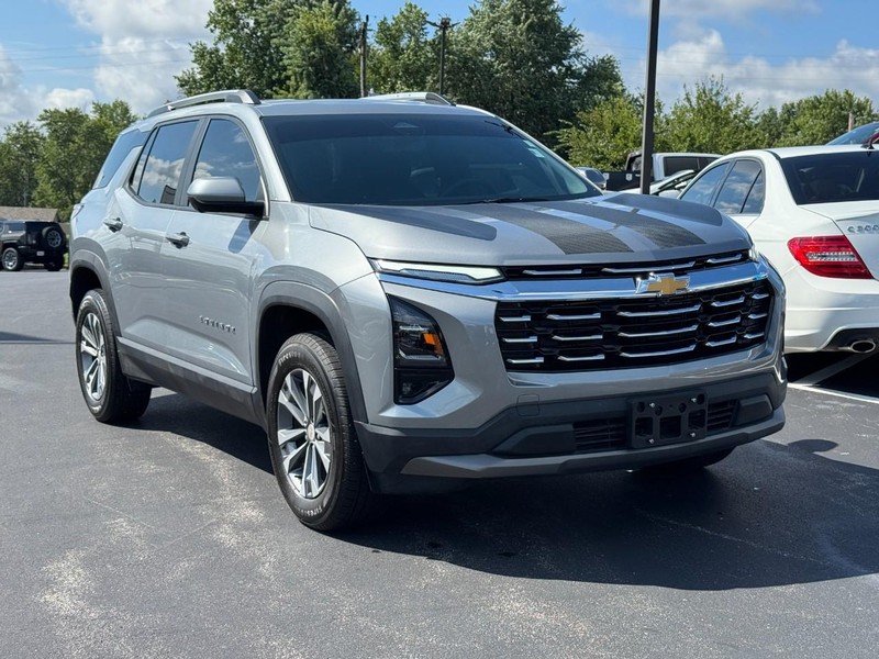 Chevrolet Equinox Vehicle Full-screen Gallery Image 02