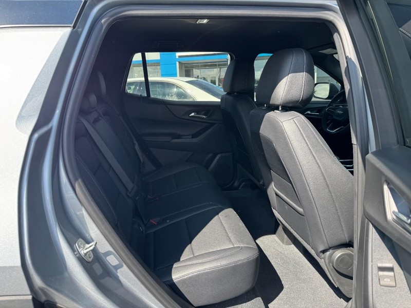 Chevrolet Equinox Vehicle Full-screen Gallery Image 10