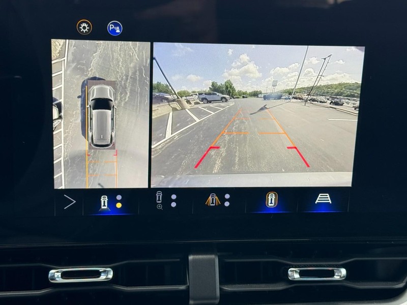 Chevrolet Equinox Vehicle Full-screen Gallery Image 21