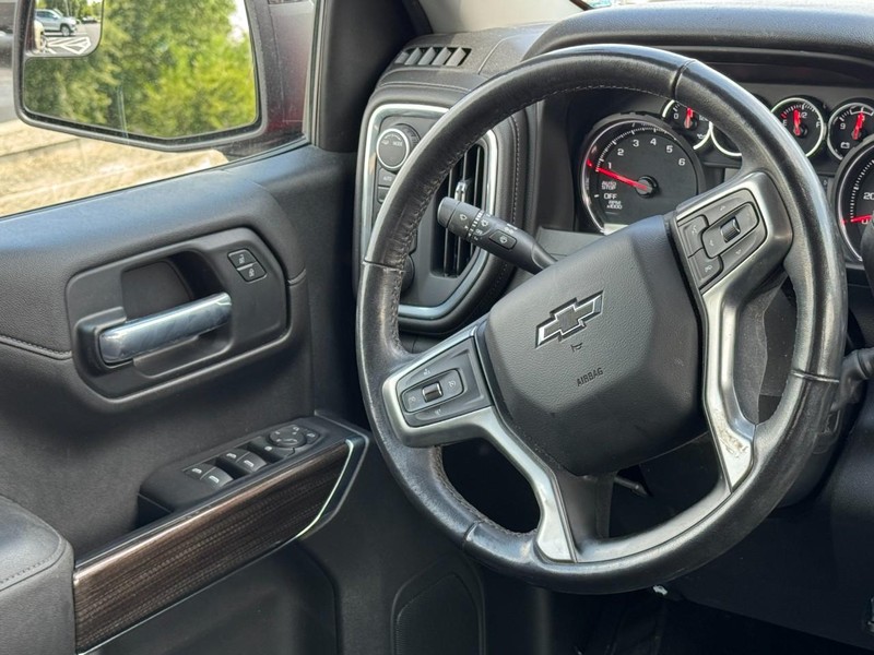 Chevrolet Silverado 1500 LTD Vehicle Image 12