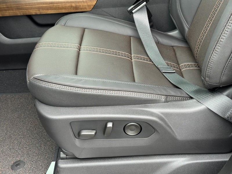 Chevrolet Silverado 1500 Vehicle Image 16