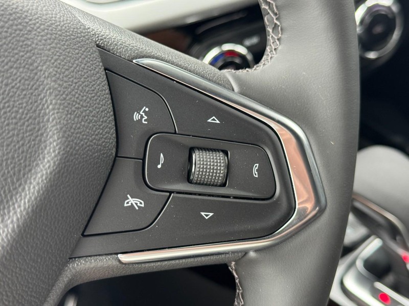 Chevrolet Trax Vehicle Image 12