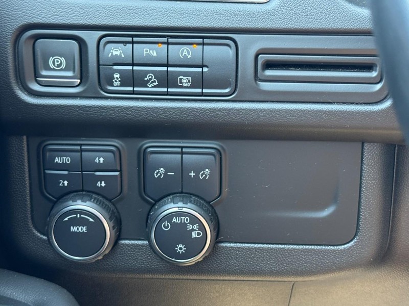 Chevrolet Tahoe Vehicle Image 17