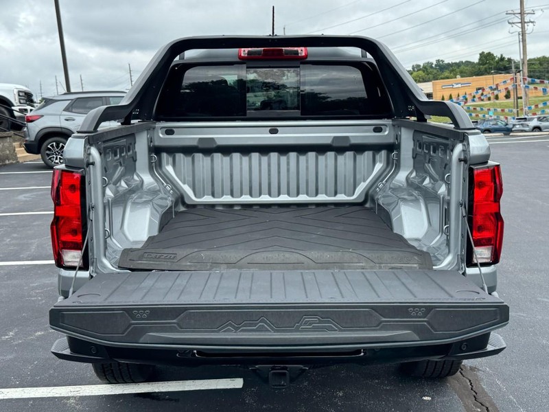 Chevrolet Colorado Vehicle Full-screen Gallery Image 05