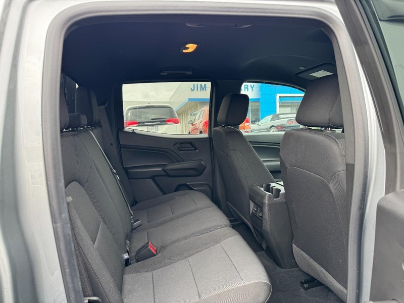 Chevrolet Colorado Vehicle Full-screen Gallery Image 10
