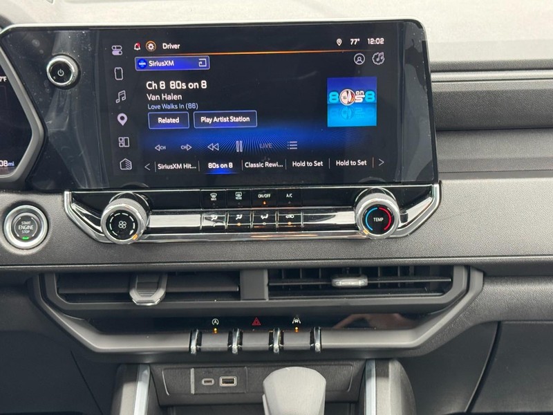 Chevrolet Colorado Vehicle Full-screen Gallery Image 13