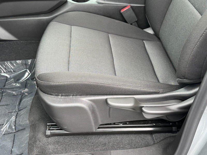Chevrolet Colorado Vehicle Full-screen Gallery Image 23