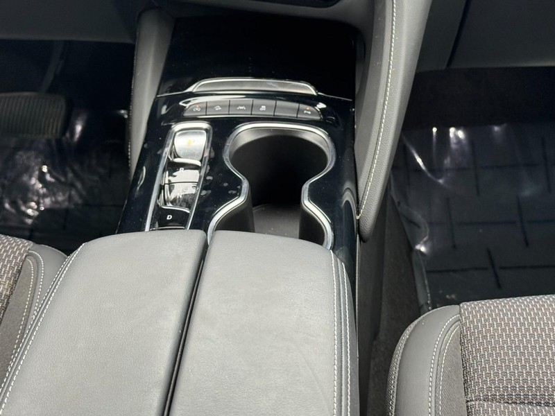 Buick Envision Vehicle Image 14