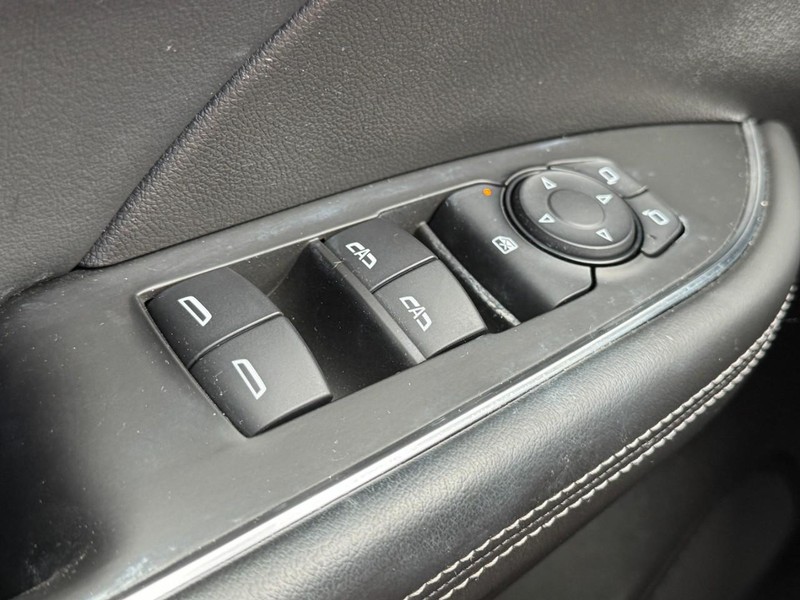 Buick Envision Vehicle Image 21