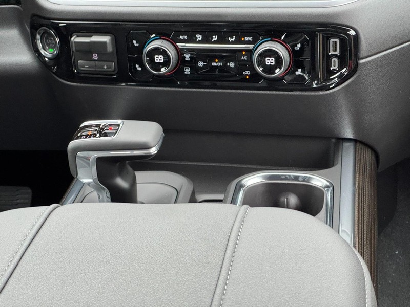 Chevrolet Silverado 1500 Vehicle Image 10