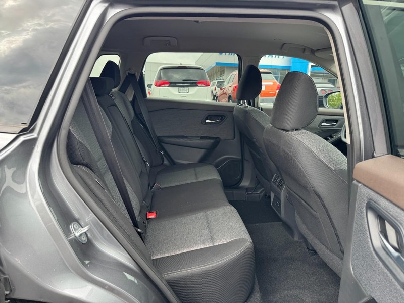Nissan Rogue Vehicle Image 10
