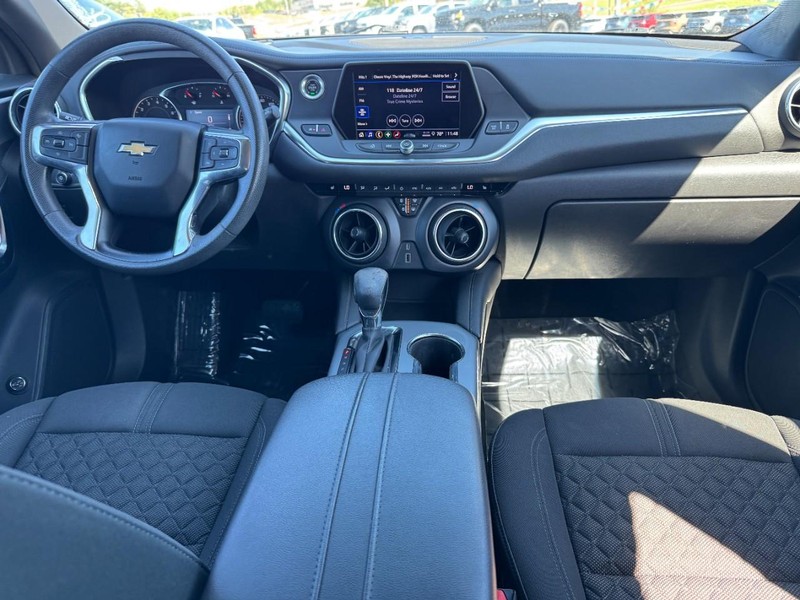 Chevrolet Blazer Vehicle Image 11