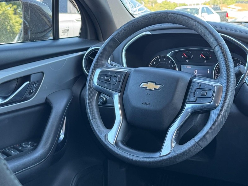 Chevrolet Blazer Vehicle Image 12