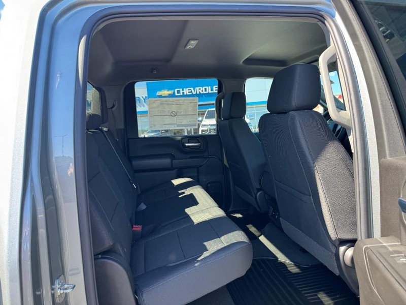 Chevrolet Silverado 2500HD Vehicle Image 06