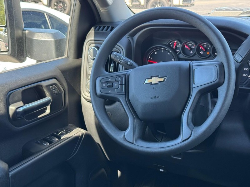 Chevrolet Silverado 2500HD Vehicle Image 08