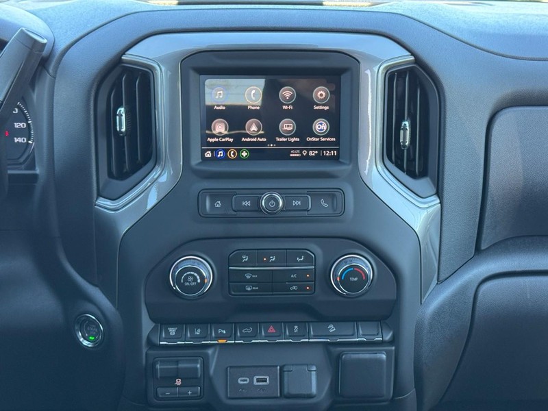 Chevrolet Silverado 2500HD Vehicle Image 09