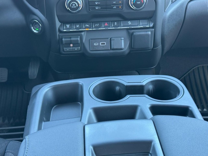 Chevrolet Silverado 2500HD Vehicle Image 10
