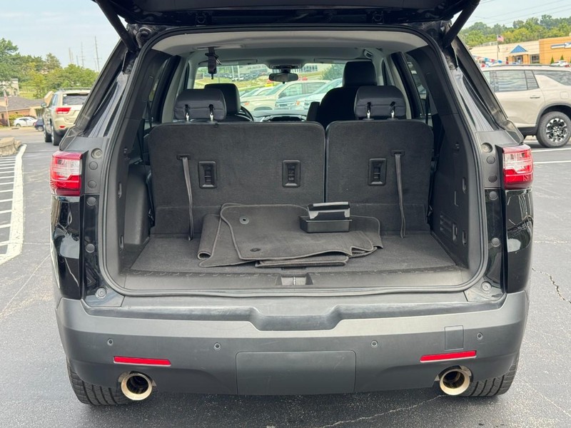 Chevrolet Traverse Vehicle Image 05