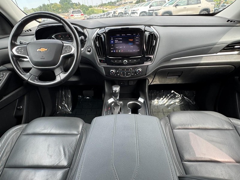 Chevrolet Traverse Vehicle Image 12