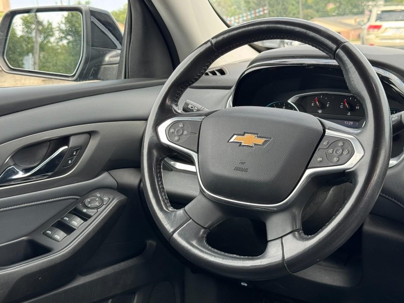 Chevrolet Traverse Vehicle Image 13