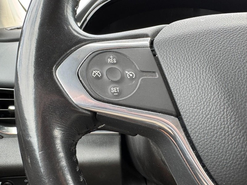 Chevrolet Traverse Vehicle Image 17
