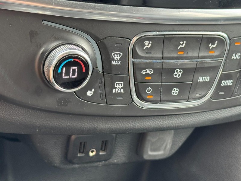 Chevrolet Traverse Vehicle Image 21