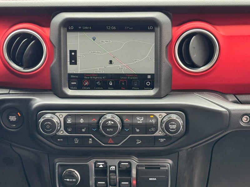 Jeep Wrangler Unlimited Vehicle Image 13