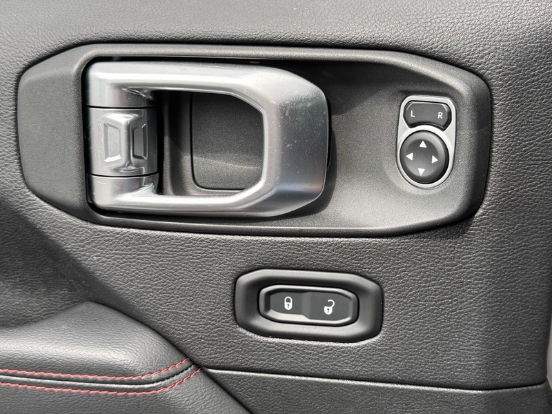 Jeep Wrangler Unlimited Vehicle Image 24